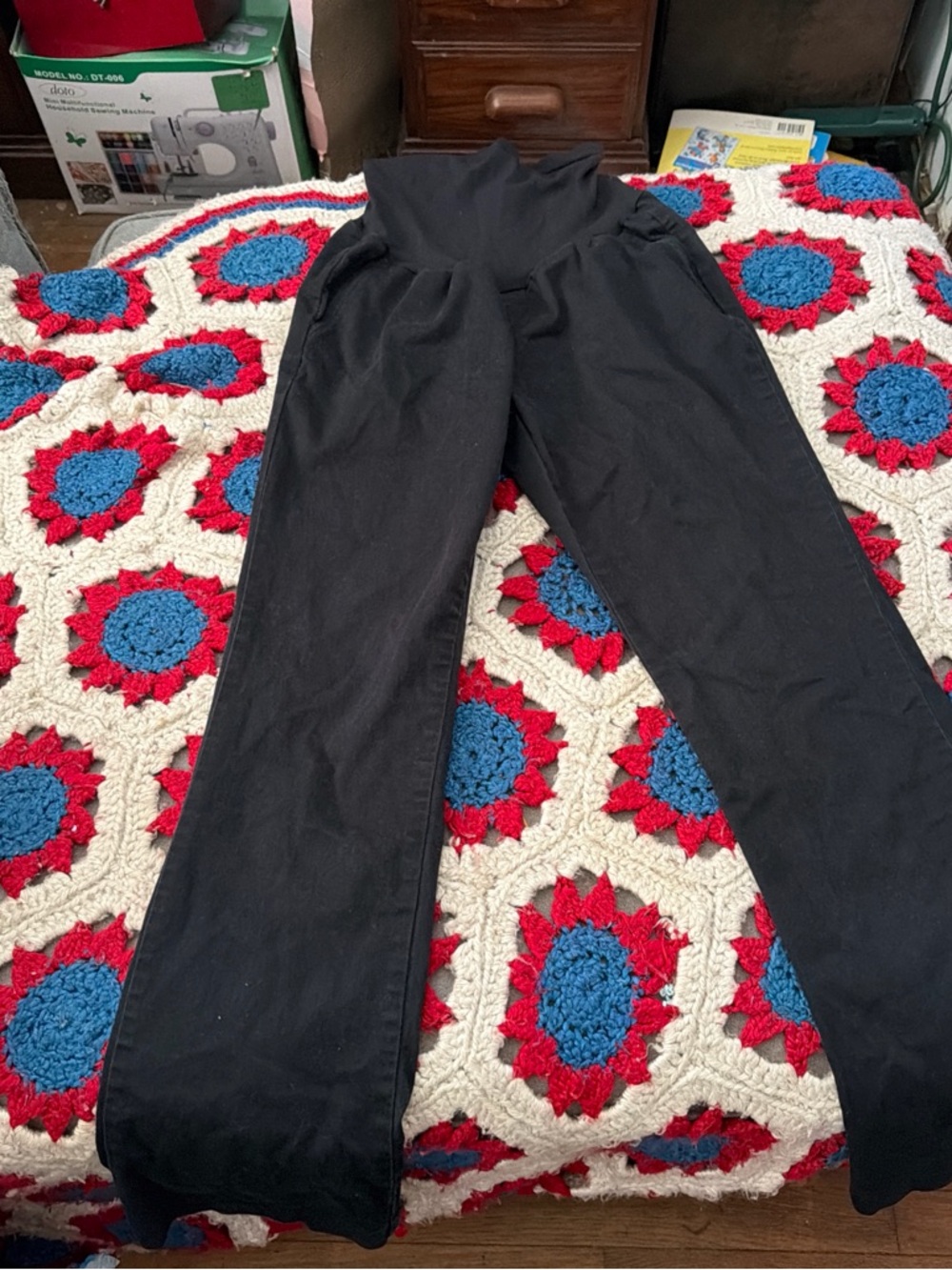 Motherhood Maternity Black high waisted pants